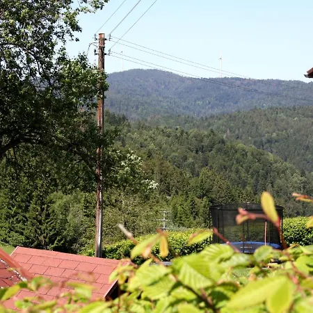 Cozy Farmhouse In With Meadows Near Сasa de vacaciones