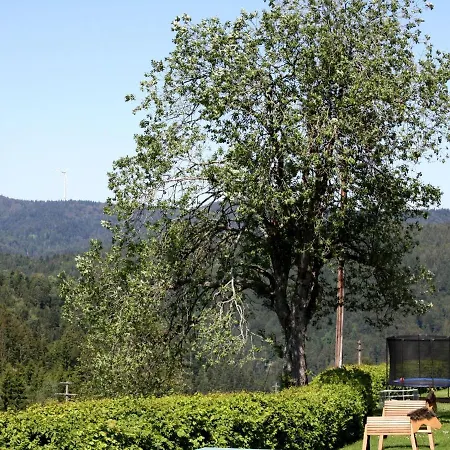Cozy Farmhouse In With Meadows Near Сasa de vacaciones *