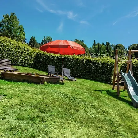 Cozy Farmhouse In With Meadows Near Сasa de vacaciones